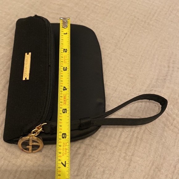 🍀🍀🍀 Giorgio Armani Beauty black wristlet bag . New. - Picture 4 of 8
